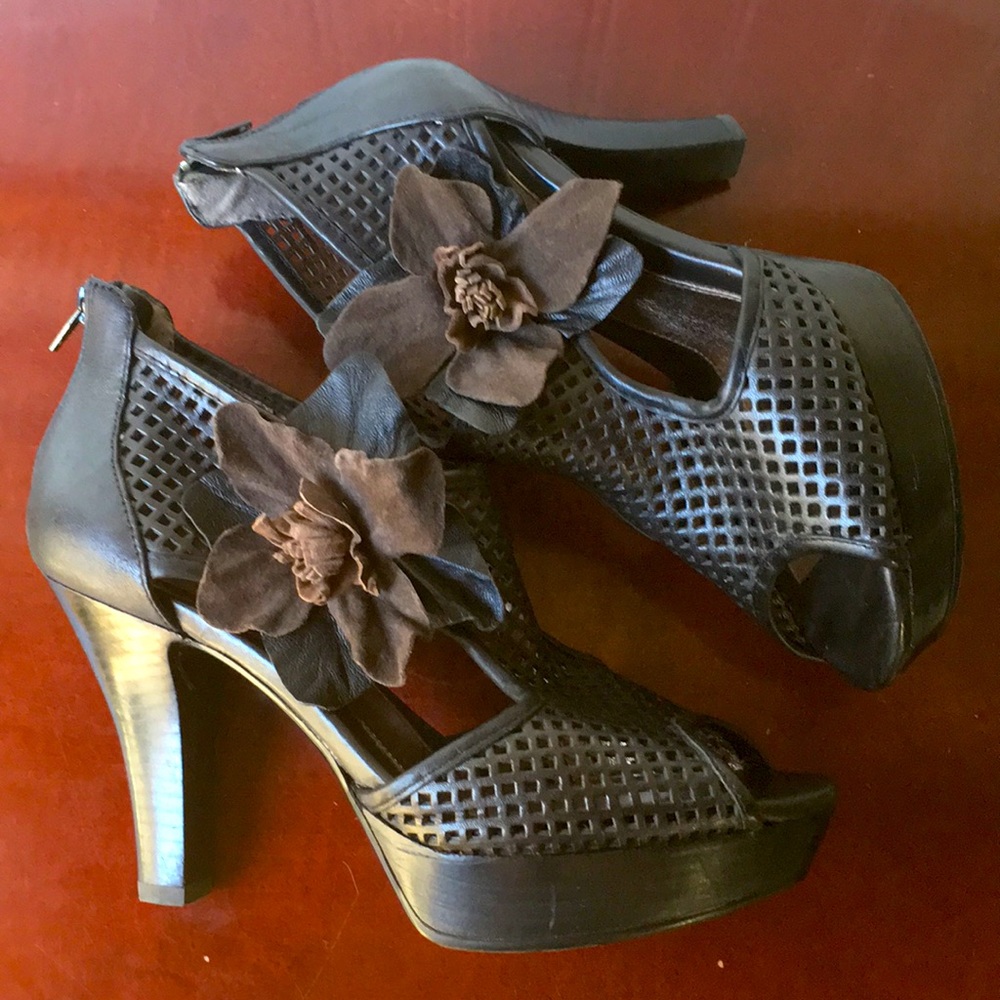 Sofft black leather heel heels 7.5 eummer evening sexy dressy wedding event